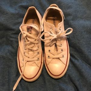 Low top white converse!